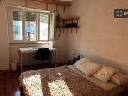 Quarto em apartamento partilhado para alugar em Almada,...
