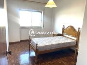 Quarto em Apartamento T3 Mobilado na Charneca Caparica...