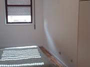 Quarto em apartamento T5, Porto