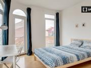 Quarto espaçoso, apartamento com 6 quartos, Penha de...