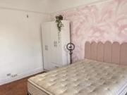 Quarto espaçoso com sacada metrô Ana rosa