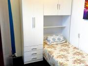 Quarto feminino pequeno