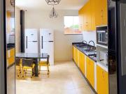 Quarto individuais com Ã¡reas comuns compartilhadas para...