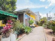 quarto individual com cama de casal quarto individual com cama de casal