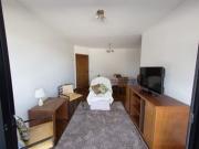 Quarto individual mobiliado no centro de Alphaville