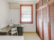 Quarto Individual na água branca