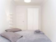 Quarto luminoso em apartamento com 5 quartos no Areeiro,...