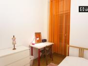 Quarto luminoso para alugar em apartamento de 6 quartos...