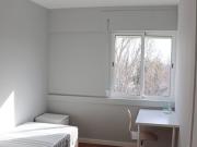 Quarto luminoso para alugar na Parede