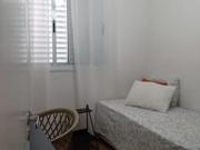 Quarto mobiliado com banheiro exclusivo