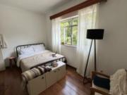 quarto mobiliado e arejado