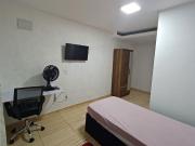 Quarto mobiliado e decorado individual