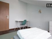 Quarto mobiliado em apartamento de 6 quartos, Alcântara,...