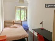 Quarto mobiliado em apartamento de 7 quartos em Arroios,...