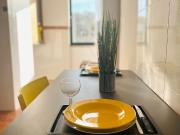 Quarto Moderno e Acolhedor para Arrendar