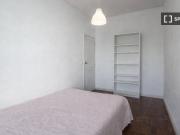 Quarto para alugar em apartamento com 6 quartos em Campo...