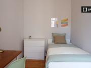 Quarto para alugar em apartamento de 10 quartos em Penha...