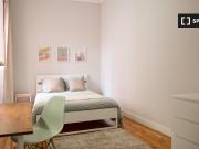 Quarto para alugar em apartamento de 10 quartos em Penha...