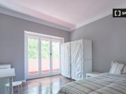 Quarto para alugar em apartamento de 11 quartos em Lisboa