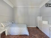 Quarto para alugar em apartamento de 14 quartos em Lisboa