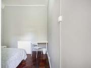 Quarto para alugar em apartamento de 14 quartos em Lisboa