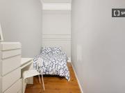 Quarto para alugar em apartamento de 23 quartos em Lisboa Quarto para alugar em apartamento de 23 quartos em Lisboa