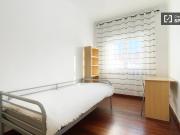 Quarto para alugar em apartamento de 3 quartos em...