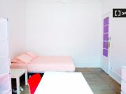 Quarto para alugar em apartamento de 5 quartos em...