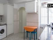 Quarto para alugar em apartamento de 5 quartos em...