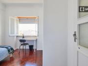 Quarto para alugar em apartamento de 5 quartos em...