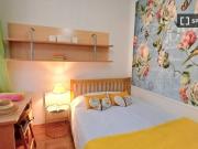 Quarto para alugar em apartamento de 5 quartos em...