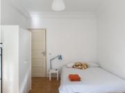 Quarto para alugar em apartamento de 5 quartos em...