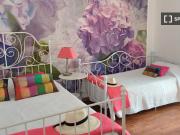 Quarto para alugar em apartamento de 5 quartos em...