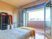 Quarto para alugar em apartamento de 5 quartos em...