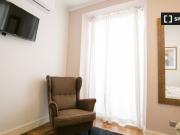 Quarto para alugar em apartamento de 5 quartos em Santo...