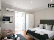 Quarto para alugar em apartamento de 5 quartos em Santo...