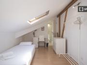 Quarto para alugar em apartamento de 6 quartos em Lisboa