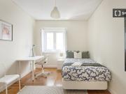 Quarto para alugar em apartamento de 6 quartos em Lisboa