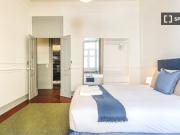 Quarto para alugar em apartamento de 6 quartos em Lisboa