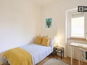 Quarto para alugar em apartamento de 6 quartos no...