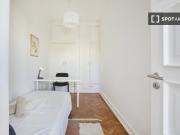 Quarto para alugar em apartamento de 6 quartos no...