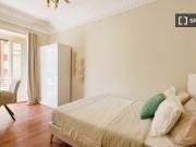 Quarto para alugar em apartamento de 6 quartos no...