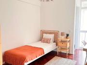 Quarto para alugar em apartamento de 6 quartos nos...