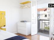 Quarto para alugar em apartamento de 7 quartos em...