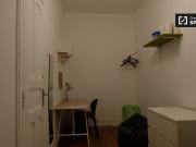 Quarto para alugar em apartamento de 7 quartos em...