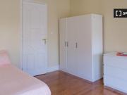 Quarto para alugar em apartamento de 7 quartos em Lisboa