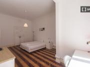 Quarto para alugar em apartamento de 7 quartos em Lisboa