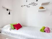 Quarto para alugar em apartamento de 7 quartos em...