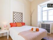 Quarto para alugar em apartamento de 7 quartos na...