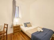 Quarto para alugar em apartamento de 7 quartos no...